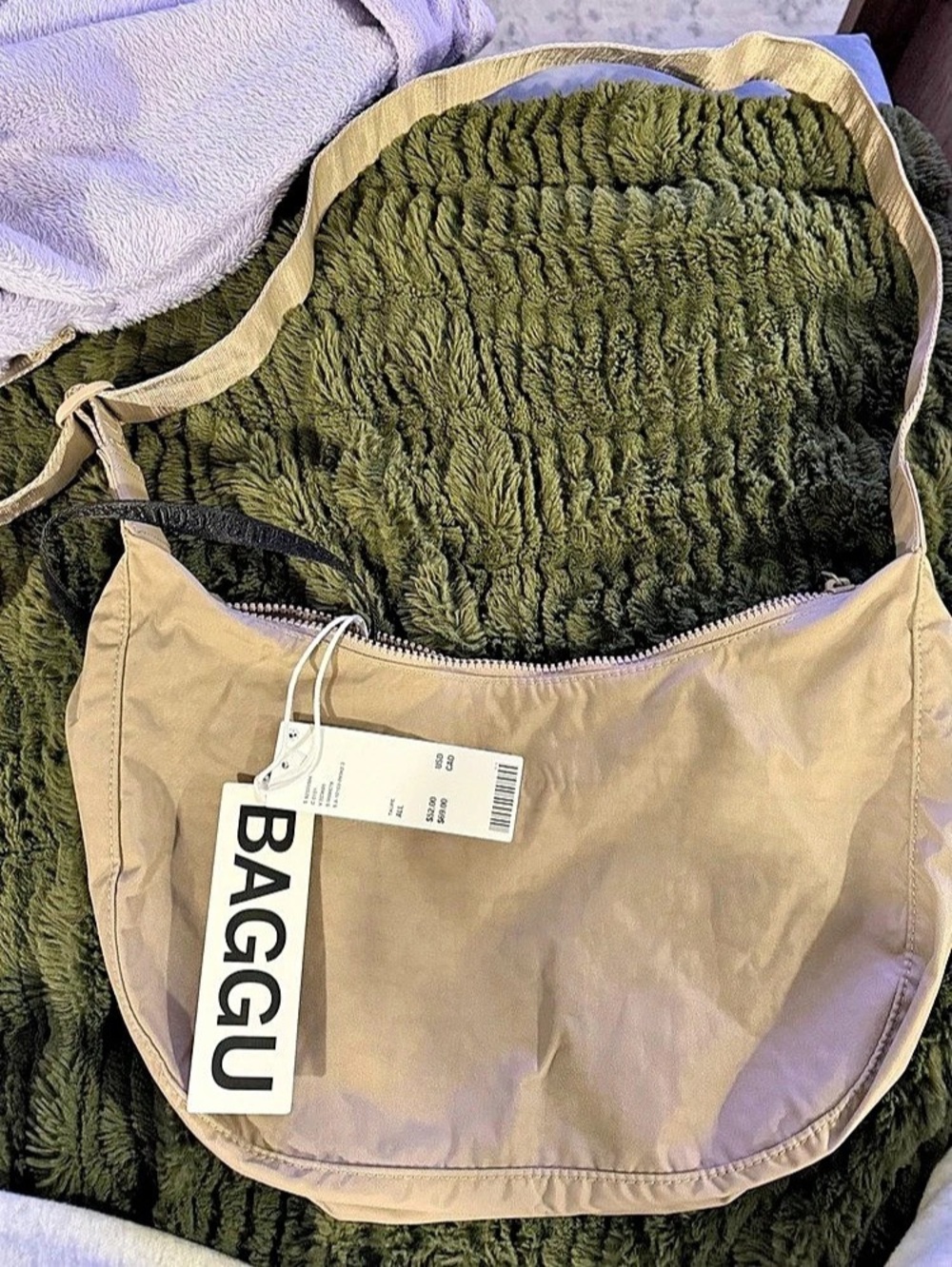 BAGGU Medium Nylon Crescent Beige